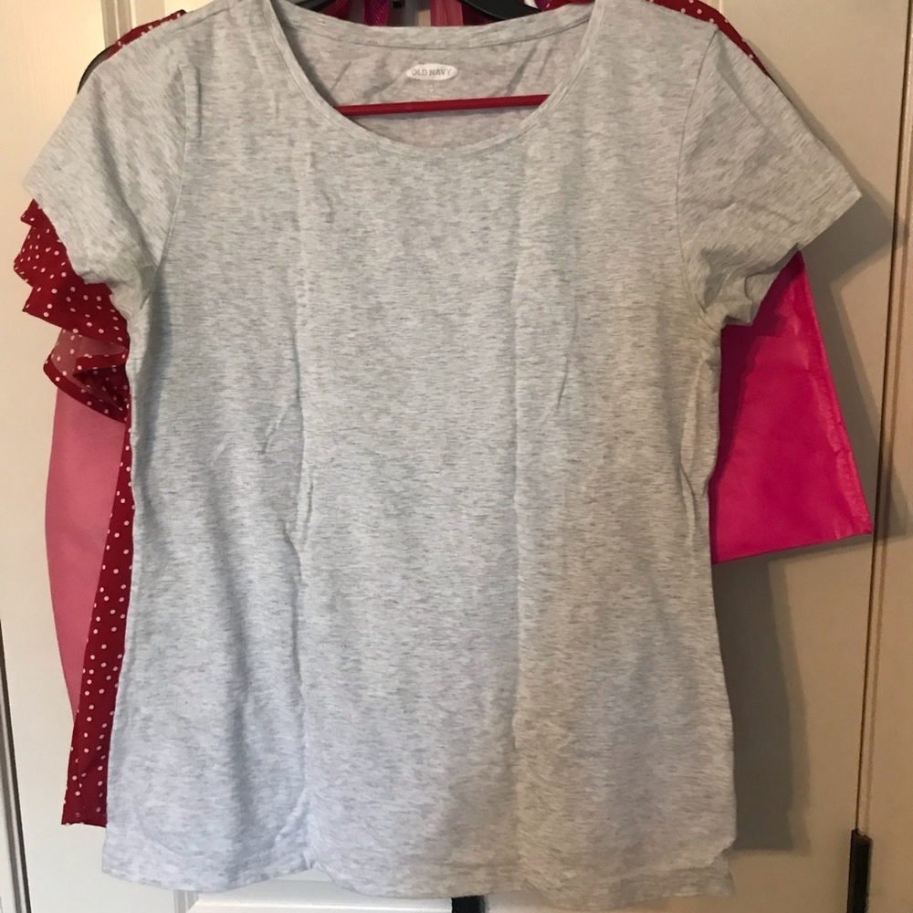 gray old navy shirt. slim fit. size M